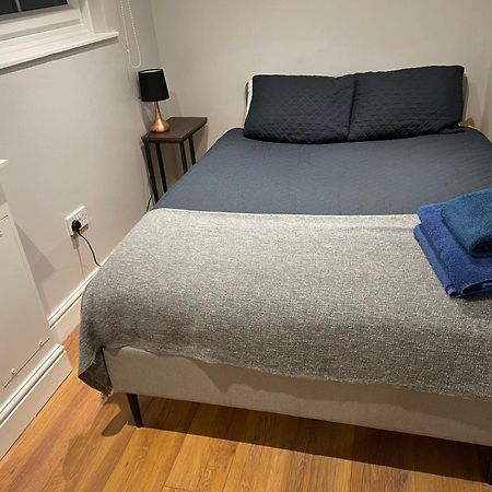 2 Bedroom Apartment Chiswick Park Tube Station London Eksteriør billede