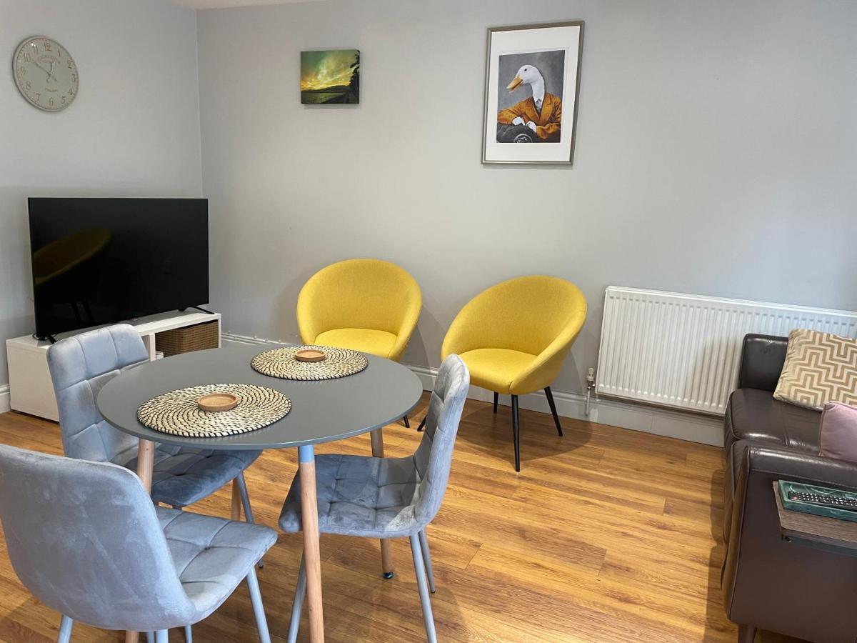 2 Bedroom Apartment Chiswick Park Tube Station London Eksteriør billede